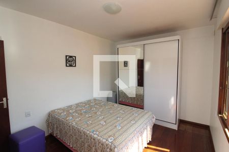 Casa à venda com 254m², 4 quartos e 6 vagas Casa à venda com 254m², 4 quartos e 6 vagasQuarto Suíte