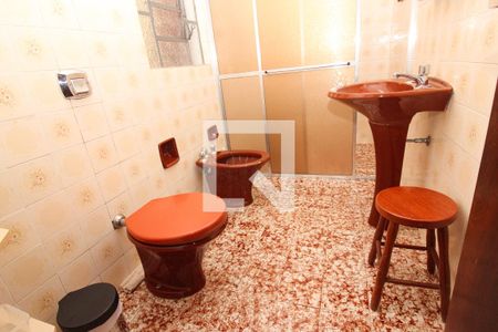 Casa à venda com 254m², 4 quartos e 6 vagas Casa à venda com 254m², 4 quartos e 6 vagasBanheiro 2