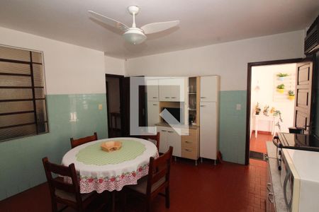 Casa à venda com 254m², 4 quartos e 6 vagas Casa à venda com 254m², 4 quartos e 6 vagasCozinha 1