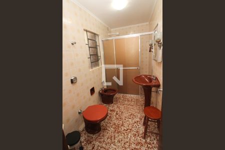 Casa à venda com 254m², 4 quartos e 6 vagas Casa à venda com 254m², 4 quartos e 6 vagasBanheiro 2