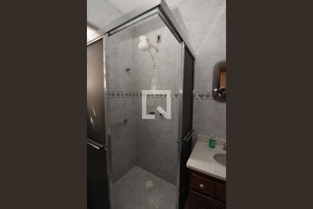 Casa à venda com 254m², 4 quartos e 6 vagas Casa à venda com 254m², 4 quartos e 6 vagasBanheiro da Suíte