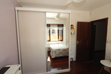 Casa à venda com 254m², 4 quartos e 6 vagas Casa à venda com 254m², 4 quartos e 6 vagasQuarto 1