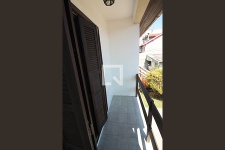 Casa à venda com 254m², 4 quartos e 6 vagas Casa à venda com 254m², 4 quartos e 6 vagasSacada do Quarto 3