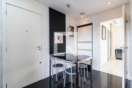 Apartamento à venda com 145m², 3 quartos e 2 vagas Apartamento à venda com 145m², 3 quartos e 2 vagasCozinha