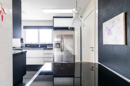 Apartamento à venda com 145m², 3 quartos e 2 vagas Apartamento à venda com 145m², 3 quartos e 2 vagasCozinha