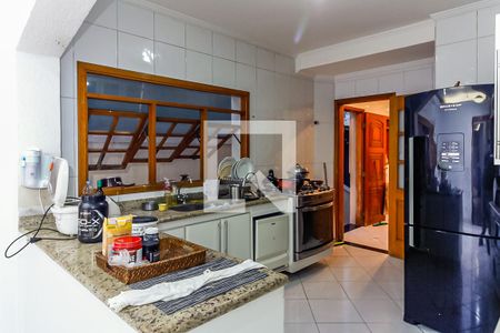 Casa à venda com 245m², 4 quartos e 4 vagas Casa à venda com 245m², 4 quartos e 4 vagasCozinha