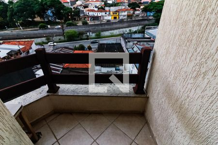 Casa à venda com 245m², 4 quartos e 4 vagas Casa à venda com 245m², 4 quartos e 4 vagasSacada do  Quarto 1 - Suíte