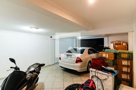 Casa à venda com 245m², 4 quartos e 4 vagas Casa à venda com 245m², 4 quartos e 4 vagasGaragem