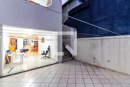 Casa à venda com 245m², 4 quartos e 4 vagas Casa à venda com 245m², 4 quartos e 4 vagasQuintal