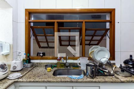 Casa à venda com 245m², 4 quartos e 4 vagas Casa à venda com 245m², 4 quartos e 4 vagasCozinha