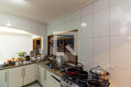 Casa à venda com 245m², 4 quartos e 4 vagas Casa à venda com 245m², 4 quartos e 4 vagasCozinha