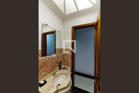 Casa à venda com 245m², 4 quartos e 4 vagas Casa à venda com 245m², 4 quartos e 4 vagasLavabo