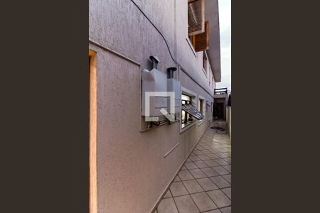 Casa à venda com 245m², 4 quartos e 4 vagas Casa à venda com 245m², 4 quartos e 4 vagasCorredor Lateral