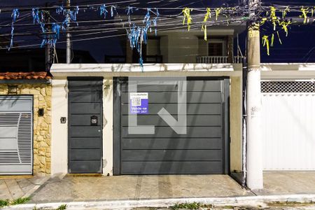 Casa à venda com 245m², 4 quartos e 4 vagas Casa à venda com 245m², 4 quartos e 4 vagasFachada da Casa