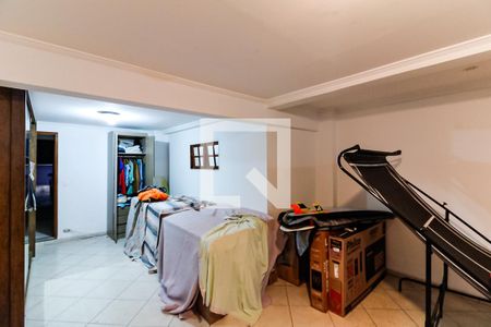 Casa à venda com 245m², 4 quartos e 4 vagas Casa à venda com 245m², 4 quartos e 4 vagasSalão do Piso Inferior