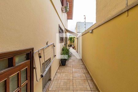 Casa à venda com 198m², 3 quartos e 4 vagasCorredor lateral