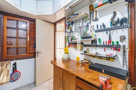 Casa à venda com 198m², 3 quartos e 4 vagasQuarto fundos