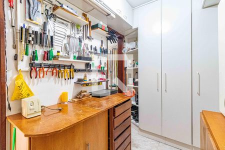 Casa à venda com 198m², 3 quartos e 4 vagasQuarto fundos