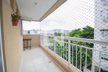 Apartamento para alugar com 75m², 2 quartos e 1 vaga Apartamento para alugar com 75m², 2 quartos e 1 vagaSacada