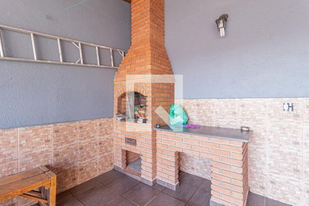 Casa à venda com 220m², 4 quartos e 4 vagas Casa à venda com 220m², 4 quartos e 4 vagasSacada