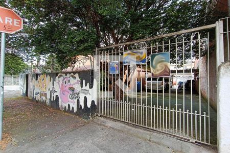 Casa à venda com 300m², 3 quartos e 4 vagasFachada