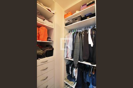 Casa à venda com 196m², 3 quartos e 4 vagasCloset do Quarto 1 - Suíte