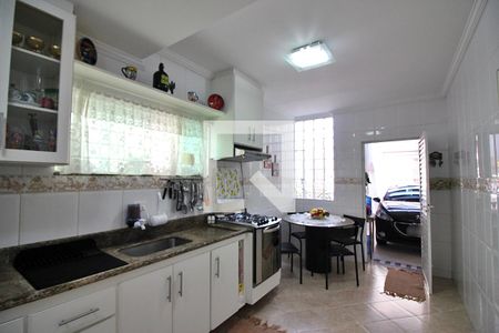 Casa à venda com 196m², 3 quartos e 4 vagasCozinha