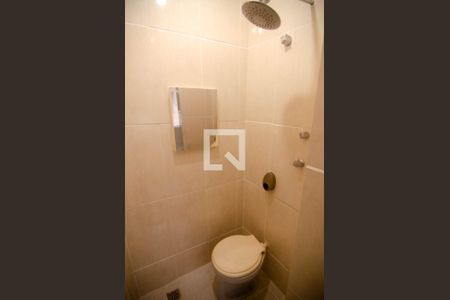 Apartamento à venda com 82m², 2 quartos e sem vaga Apartamento à venda com 82m², 2 quartos e sem vagaBanheiro de Serviço