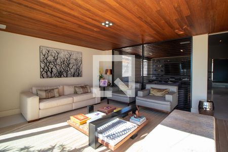 Casa de condomínio à venda com 690m², 4 quartos e 3 vagasSalas