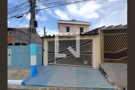 Casa à venda com 160m², 3 quartos e 2 vagas Casa à venda com 160m², 3 quartos e 2 vagasFachada