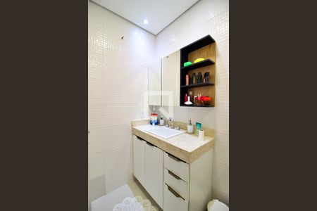 Casa à venda com 147m², 2 quartos e 2 vagasBanheiro da Suíte