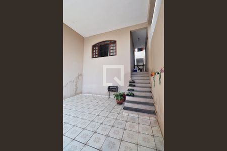 Casa à venda com 176m², 3 quartos e 2 vagasGaragem