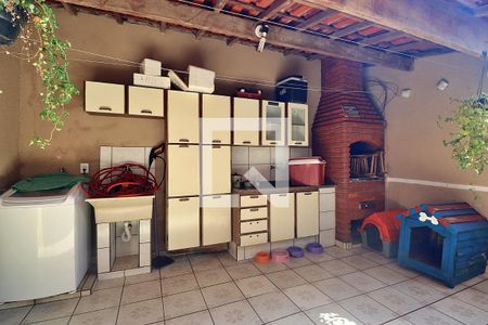 Casa à venda com 176m², 3 quartos e 2 vagasÁrea de Serviço