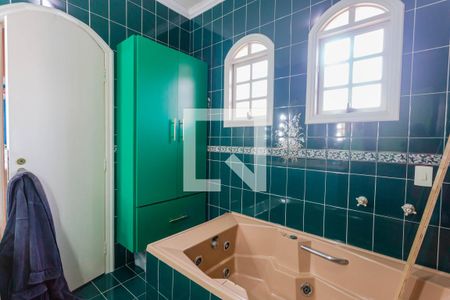 Casa à venda com 340m², 4 quartos e 3 vagasBanheiro da Suíte