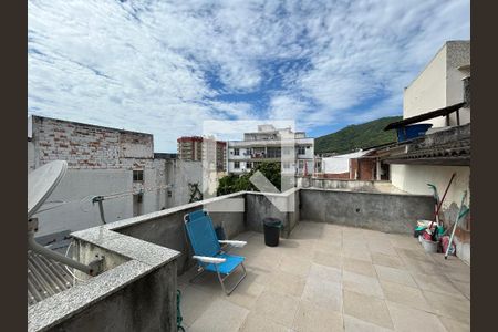 Casa à venda com 97m², 3 quartos e 2 vagasTerraço