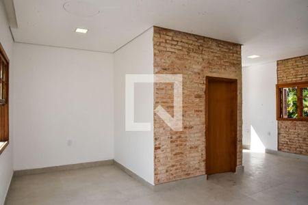 Sala/Quarto de casa para alugar com 3 quartos, 120m² em Jardim Itu Sabará, Porto Alegre