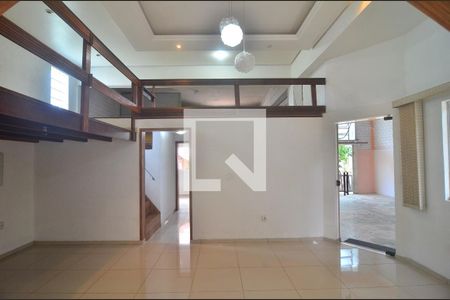 Sala de casa para alugar com 2 quartos, 200m² em Centro, Canoas