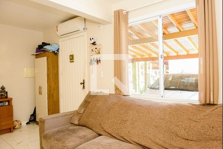 Sala de casa de condomínio à venda com 2 quartos, 130m² em Igara, Canoas