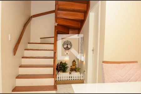 Sala de casa de condomínio à venda com 2 quartos, 130m² em Igara, Canoas