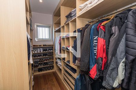 Casa à venda com 729m², 4 quartos e 6 vagasCloset da suíte 3