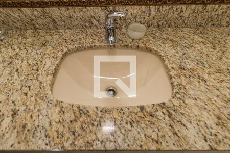 Casa à venda com 729m², 4 quartos e 6 vagasBanheiro da Sala 3