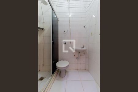 Banheiro de kitnet/studio para alugar com 1 quarto, 27m² em Centro, Rio de Janeiro