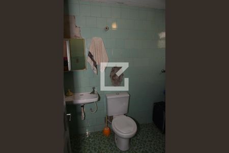 Casa à venda com 124m², 5 quartos e 1 vagaBanheiro de Serviço