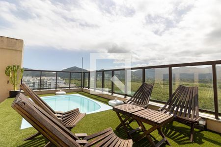 Apartamento à venda com 240m², 4 quartos e 3 vagasPiscina (Andar superior da cobertura)