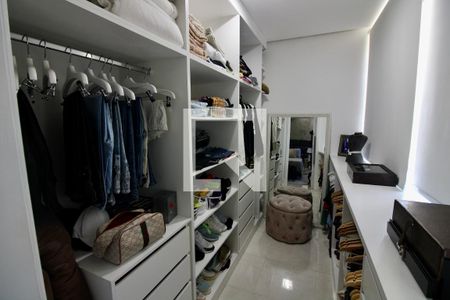 Casa à venda com 500m², 5 quartos e 3 vagas Casa à venda com 500m², 5 quartos e 3 vagasCloset da suíte 1