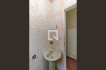 Casa para alugar com 190m², 5 quartos e 3 vagasBanheiro da Casa 02