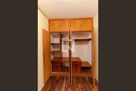 Casa para alugar com 190m², 5 quartos e 3 vagasQuarto 02 da Casa 01 - Armário