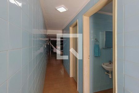 Casa à venda com 225m², 4 quartos e 3 vagas Casa à venda com 225m², 4 quartos e 3 vagasCorredor