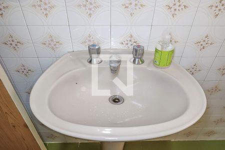 Casa à venda com 225m², 4 quartos e 3 vagas Casa à venda com 225m², 4 quartos e 3 vagasBanheiro 1