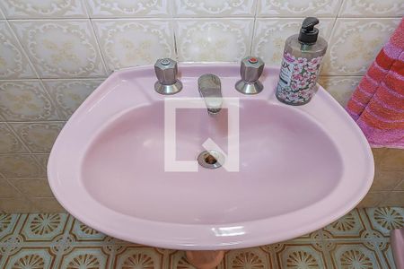 Casa à venda com 225m², 4 quartos e 3 vagas Casa à venda com 225m², 4 quartos e 3 vagasBanheiro 3